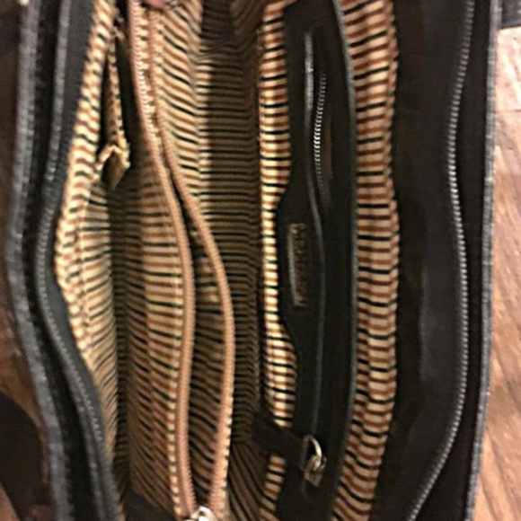 La Diva Italian Leather Handbag - Picture 4 of 5